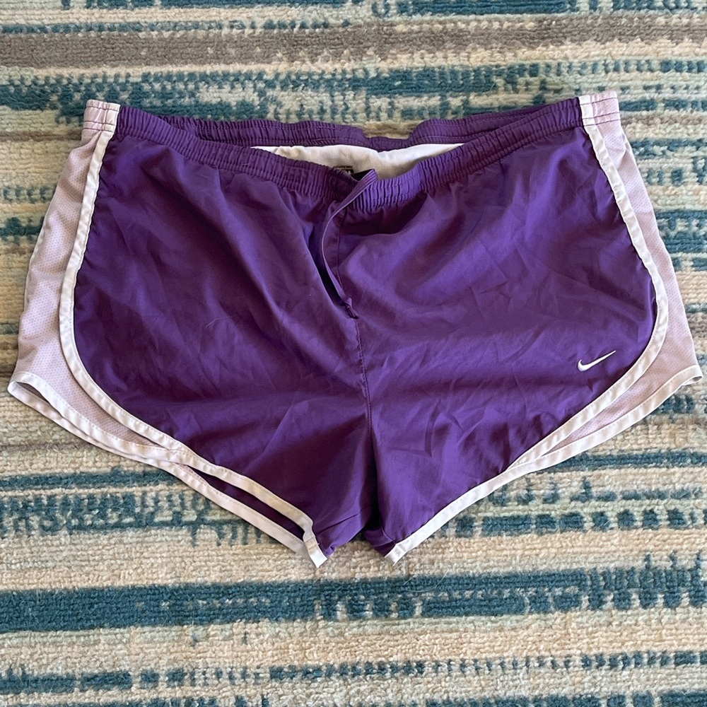 Nike Shorts - Picture 2 of 3